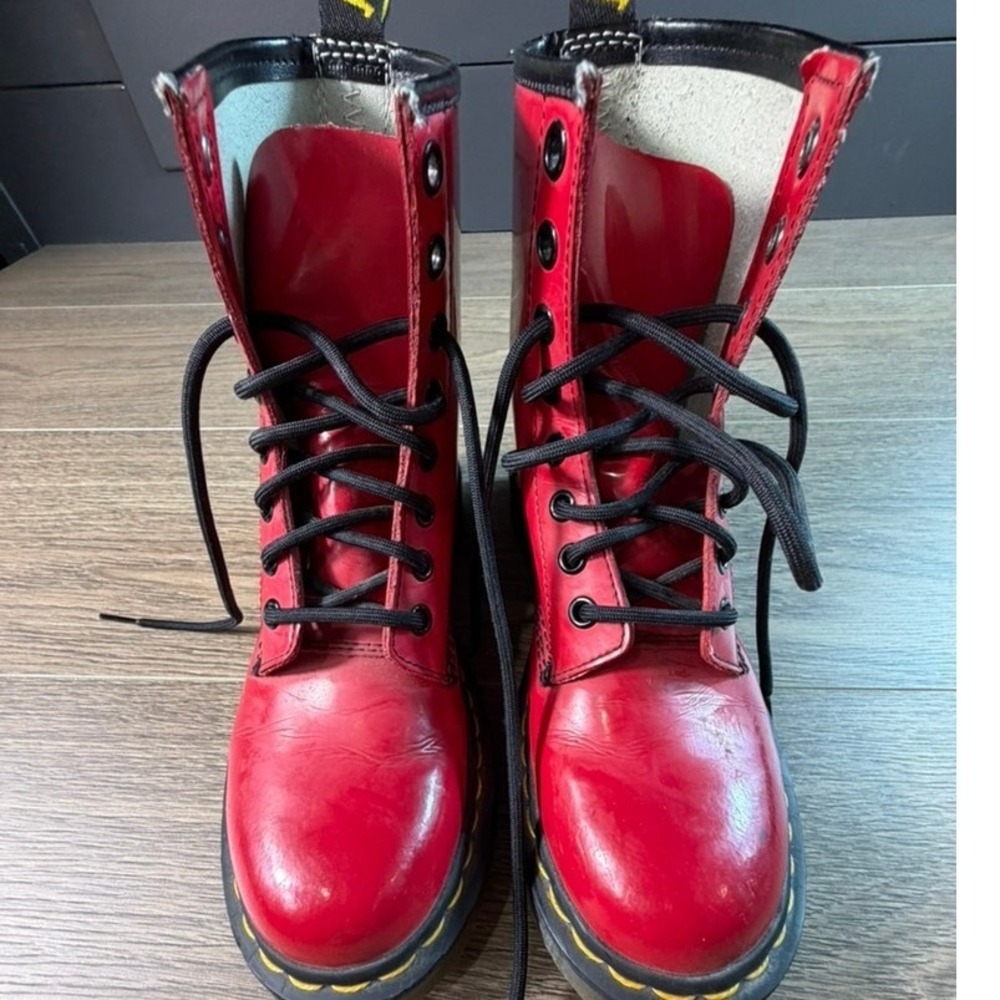 Dr. Martens Women's Red Combat Boots 1460 Lace Up size 6 Leather